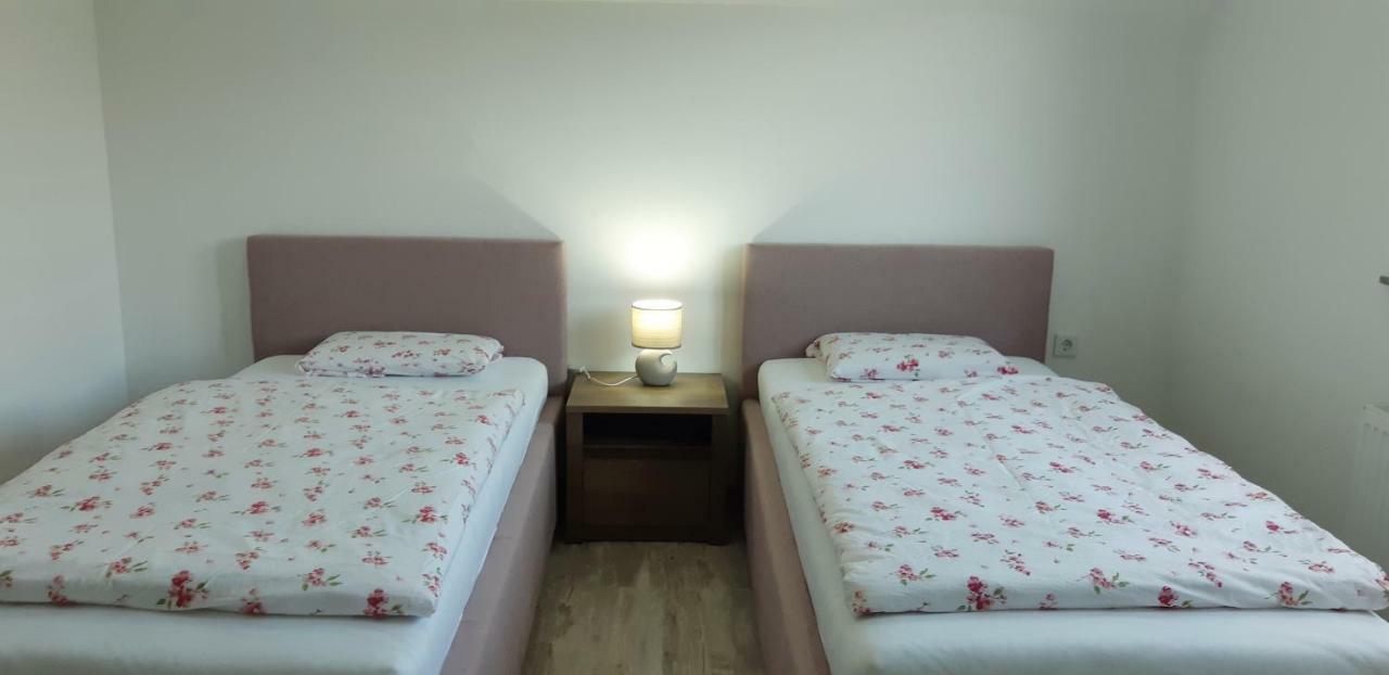 Apartmani Bilic Korenica Exterior foto